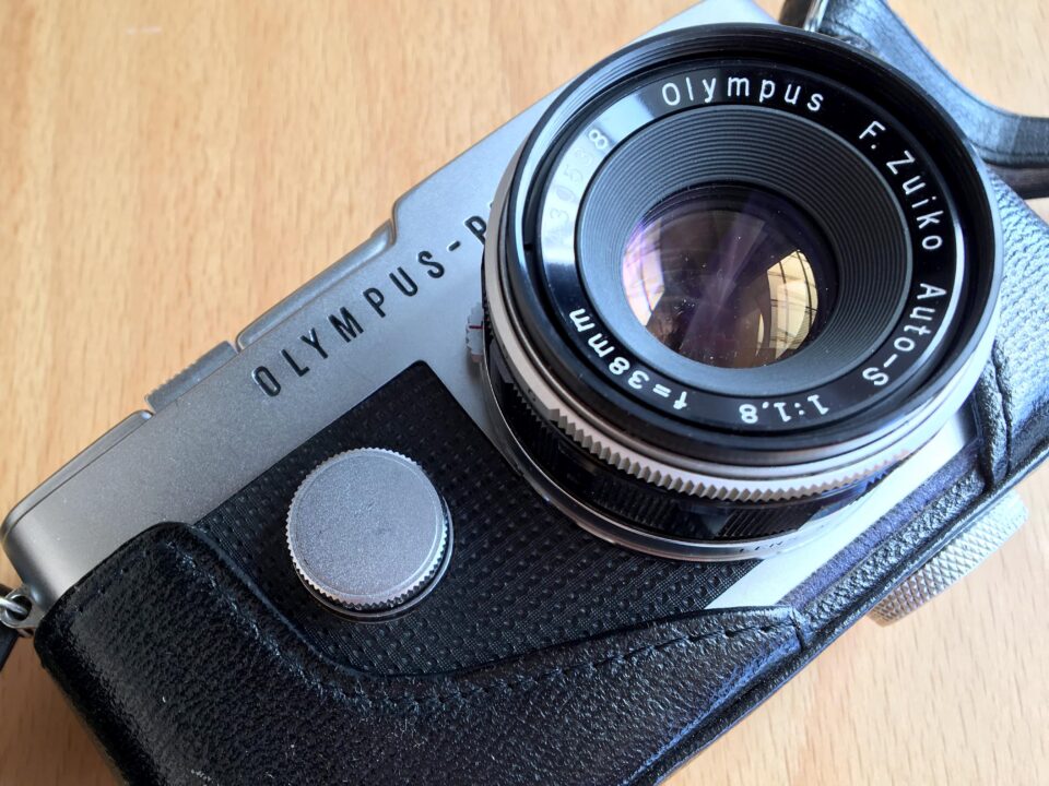 私がはじめて買ったハーフサイズ一眼レフカメラOlympus PEN-FT – Photokoto